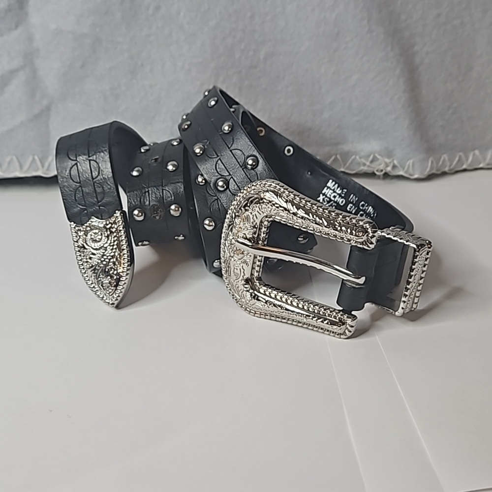 Western  Style Belt Sz XS/S Black with Silver embellishments Pre-owned